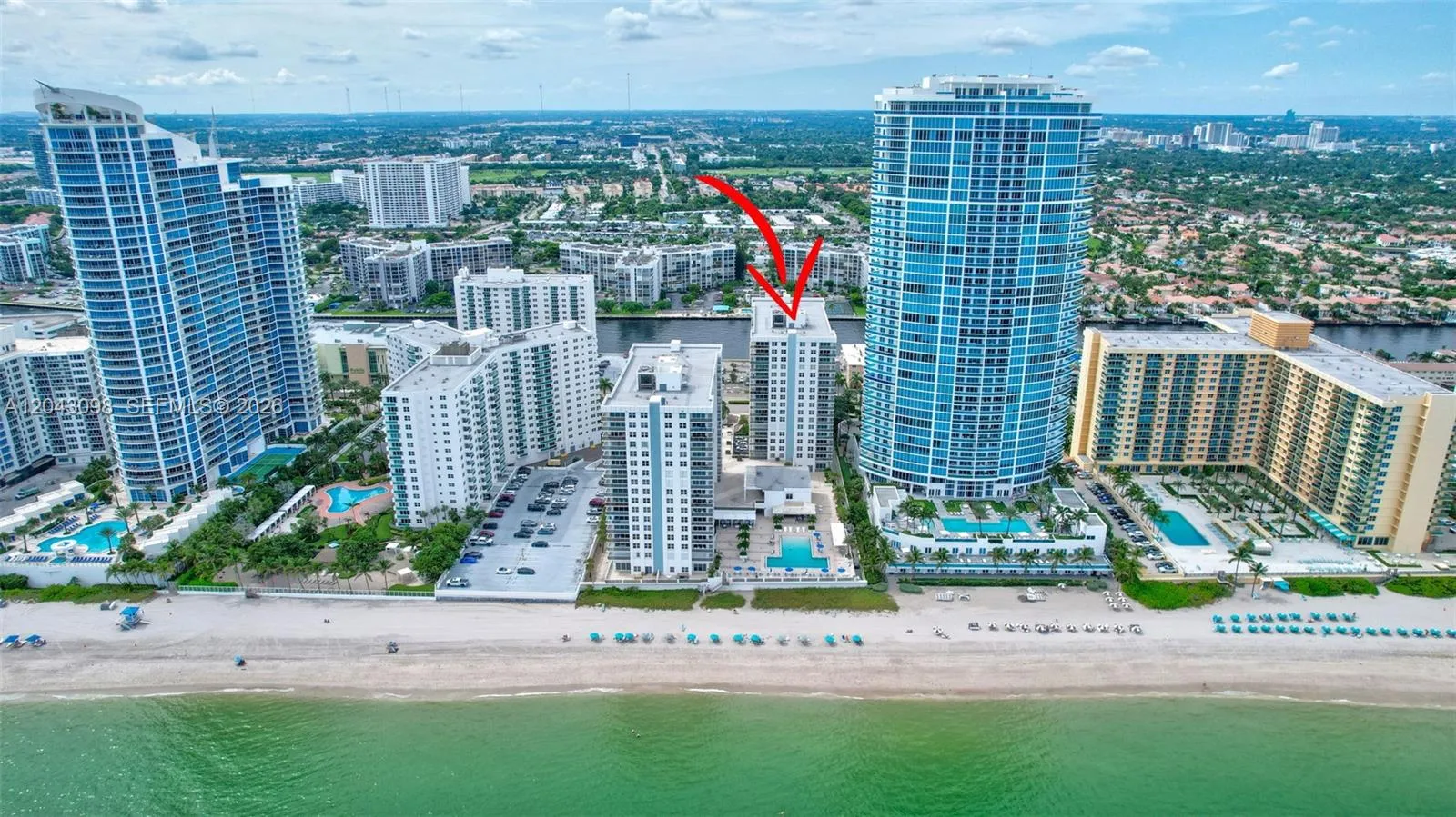 Foto de propiedad en 2751 S Ocean Drive 404N, Hollywood, FL 33019 Hollywood con MLS# 