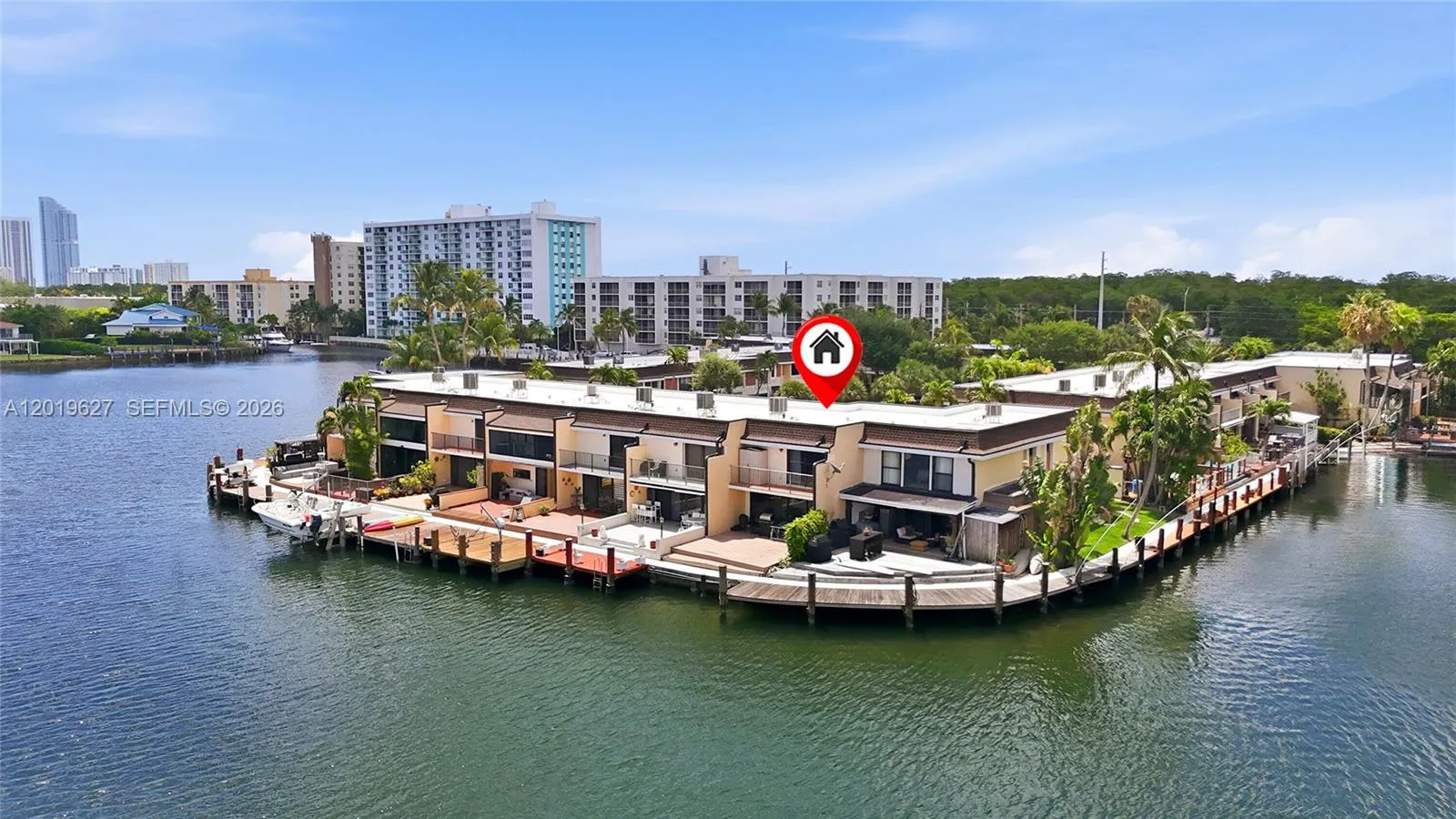 Foto de propiedad en 2757 NE 165th Terrace 28, North Miami Beach, FL 33160 North Miami Beach con MLS# 