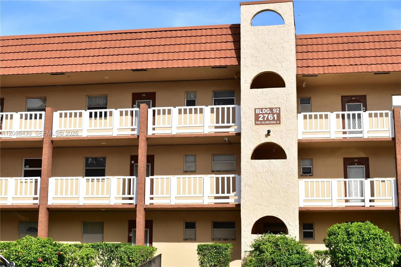 En Venta 2761 N Pine Island Road 310, Sunrise, FL 33322, Sunrise, FL 33322