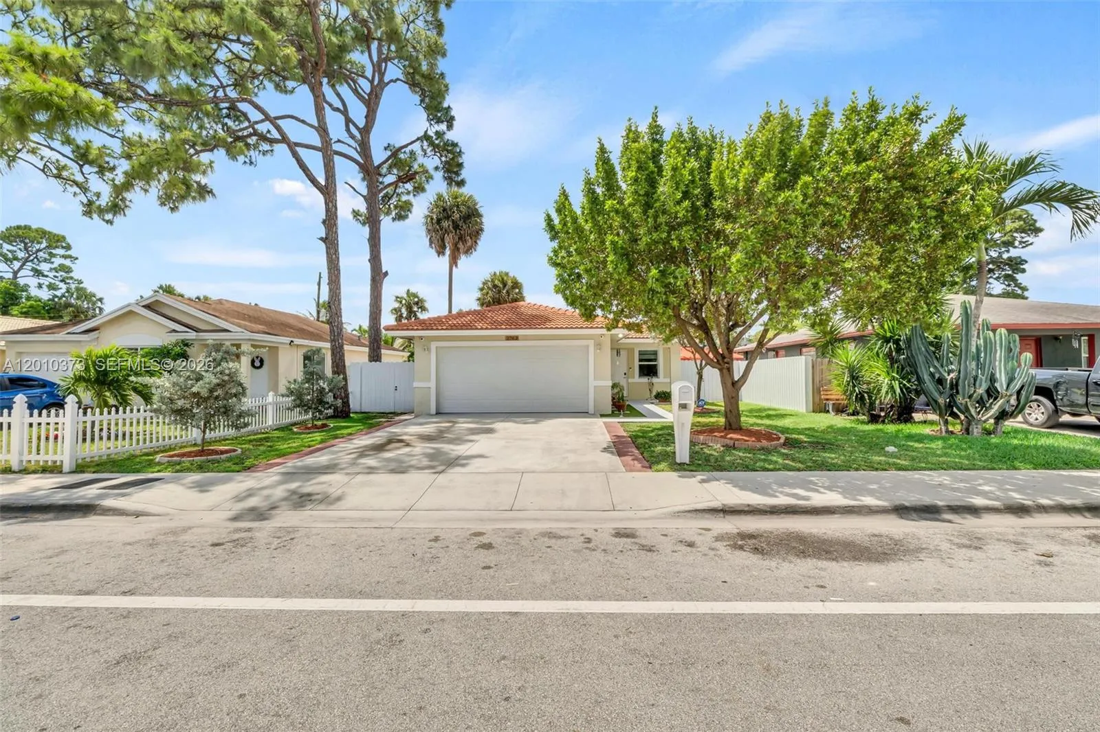 Foto de propiedad en 2762 NW 9th Court, Fort Lauderdale, FL 33311 Fort Lauderdale con MLS# 