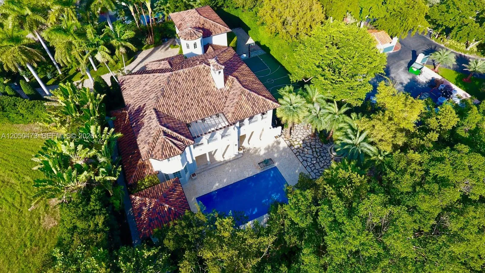 Foto de propiedad en 277 Marinero Court, Coral Gables, FL 33143 Coral Gables con MLS# 