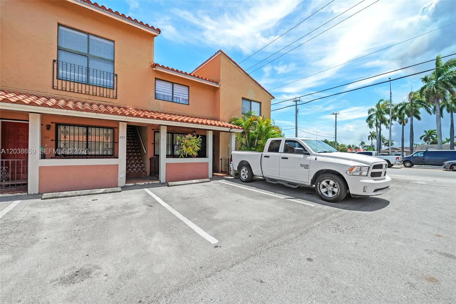 Vendido 2770 W 60th Place 202, Hialeah, FL 33016, Hialeah, FL 33016