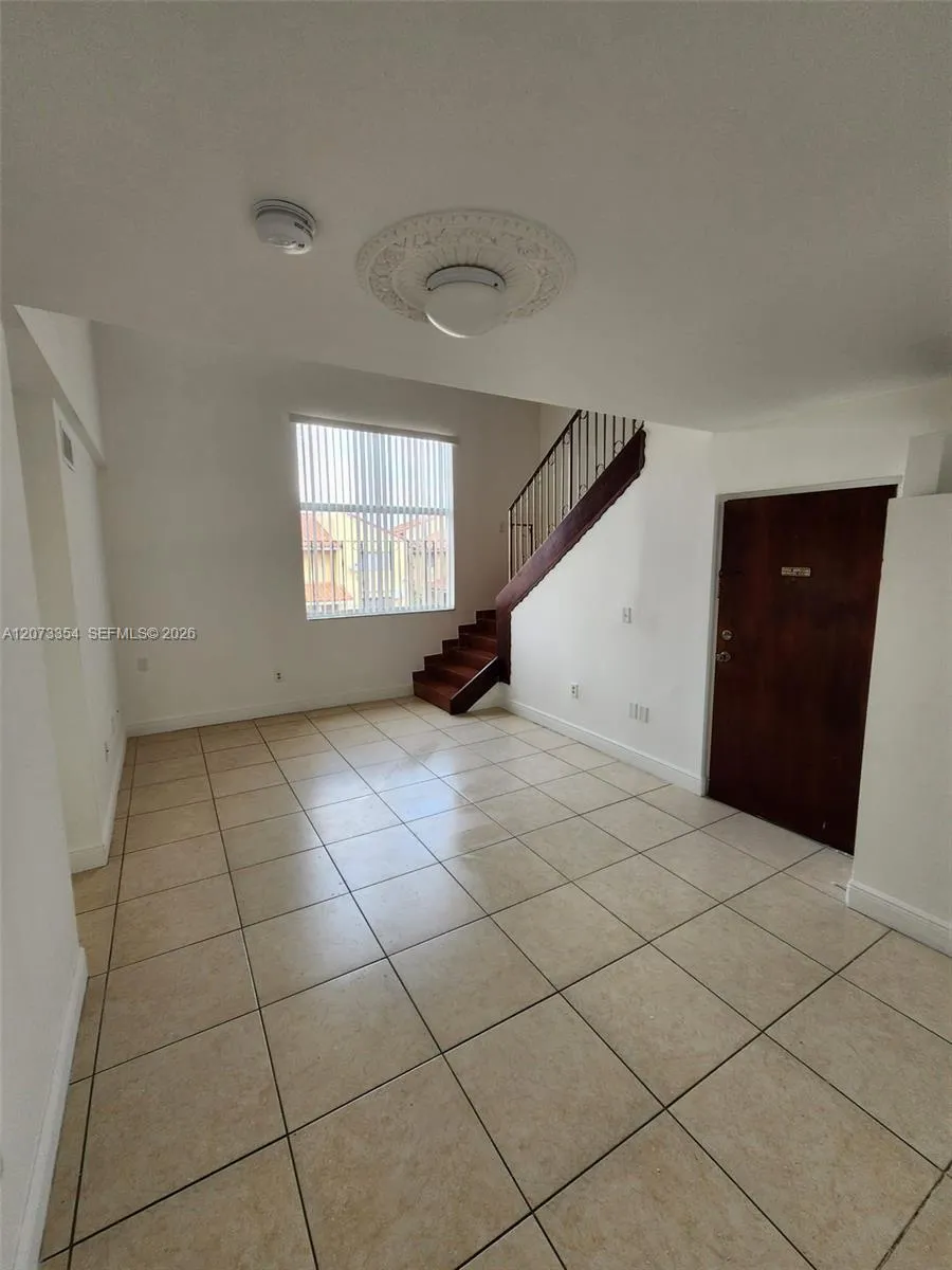 Foto de propiedad en 2770 W 61st Place 202, Hialeah, FL 33016 Hialeah con MLS# 