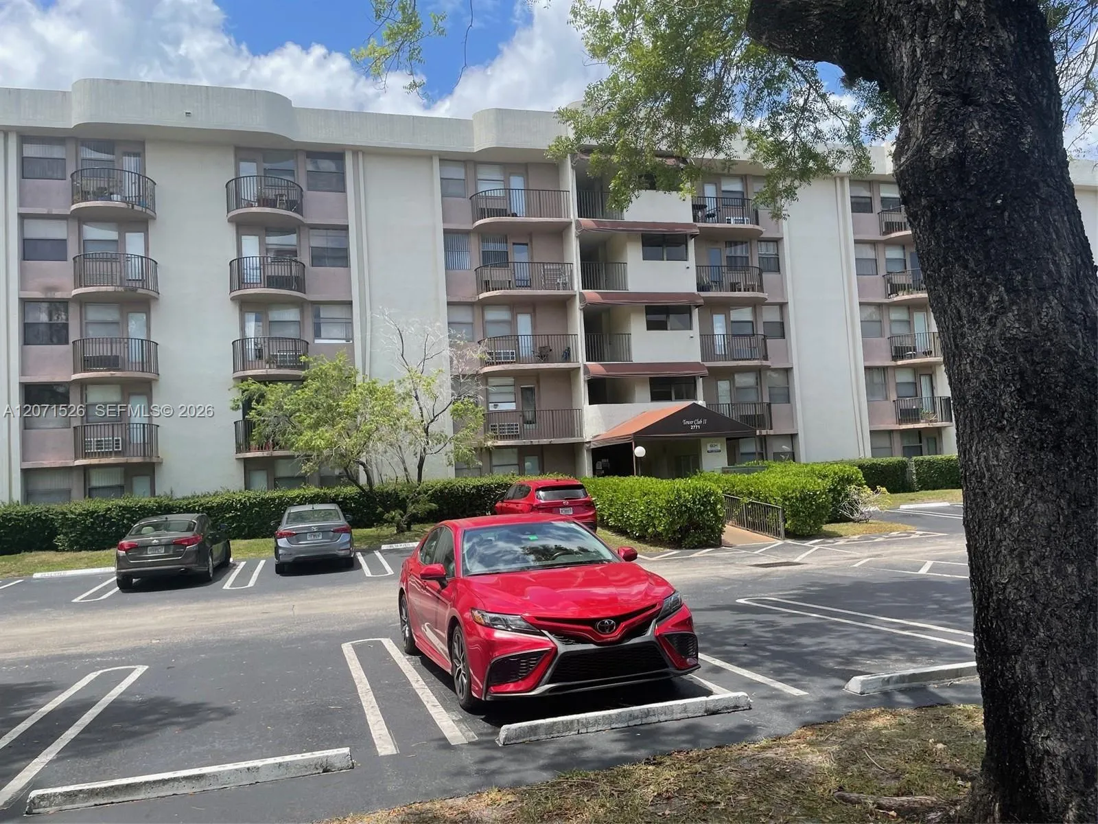 Foto de propiedad en 2771 Riverside Drive 517-A, Coral Springs, FL 33065 Coral Springs con MLS# 