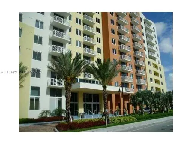 Foto de propiedad en 2775 NE 187th Street 407, Aventura, FL 33180 Aventura con MLS# 
