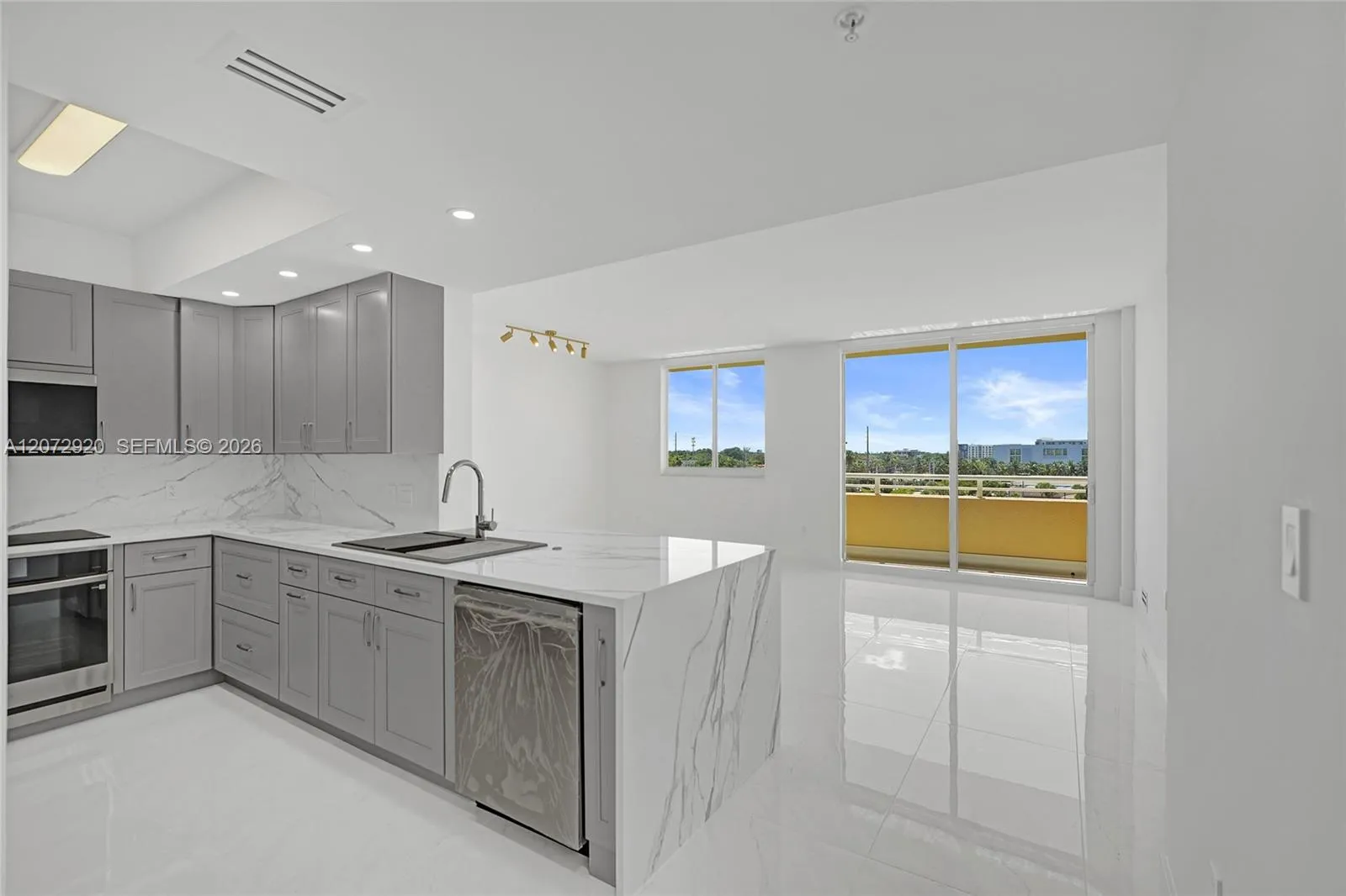 Foto de propiedad en 2775 NE 187th Street 514, Aventura, FL 33180 Aventura con MLS# 