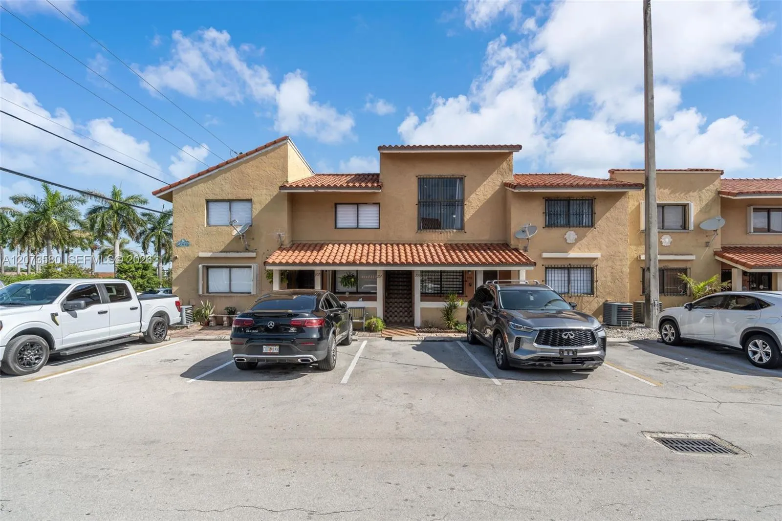 Foto de propiedad en 2775 W 62nd Street 206, Hialeah, FL 33016 Hialeah con MLS# 
