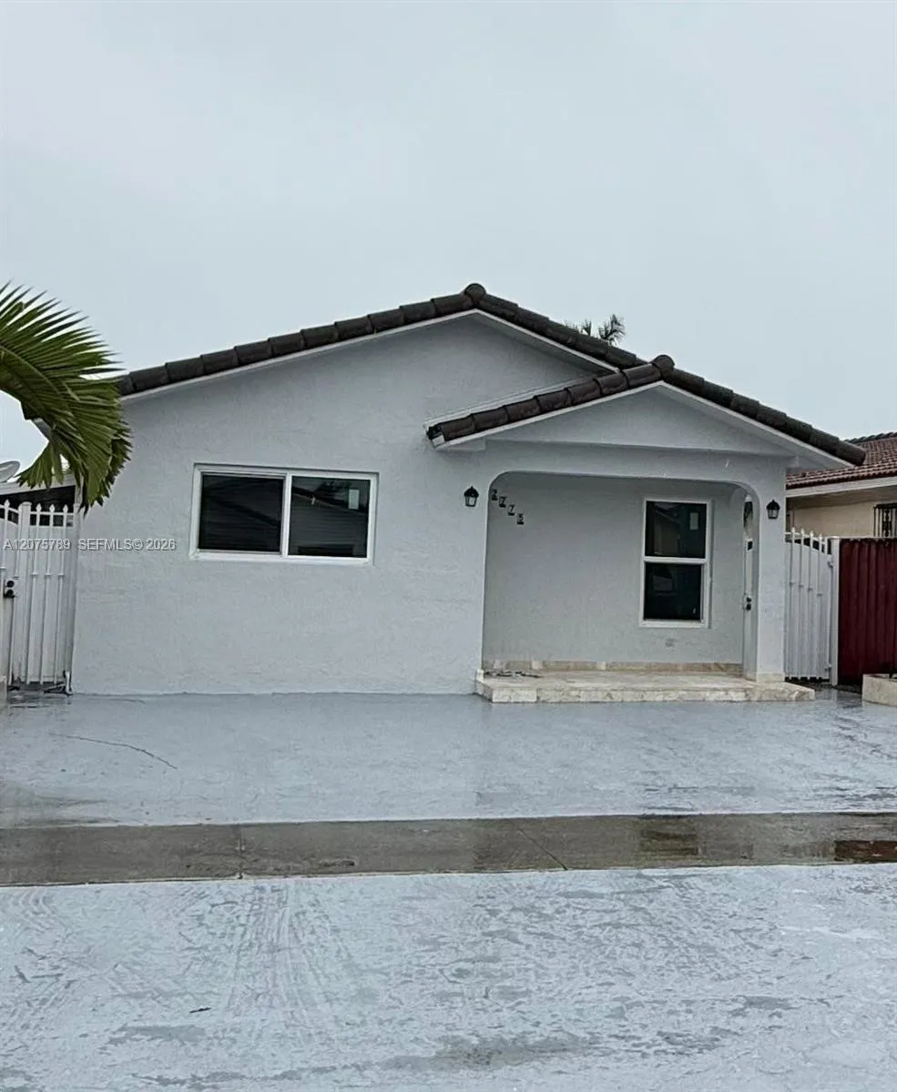 Foto de propiedad en 2775 W 71st Place 0, Hialeah, FL 33016 Hialeah con MLS# 