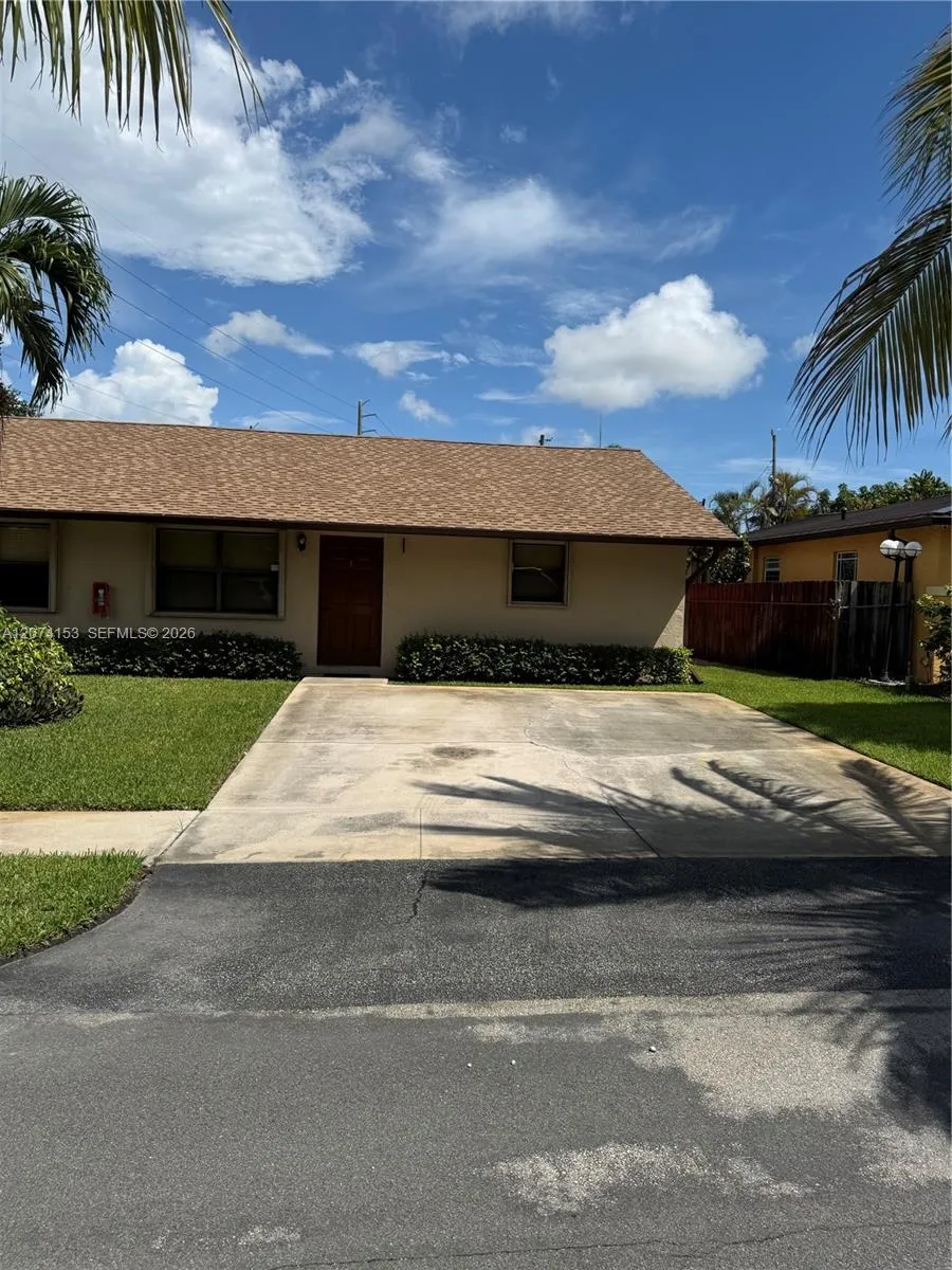 Foto de propiedad en 278 SW 7th Street 1, Dania Beach, FL 33004 Dania Beach con MLS# 