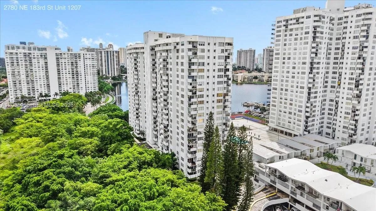 En Venta 2780 NE 183rd Street 1207, Aventura, FL 33160, Aventura, FL 33160