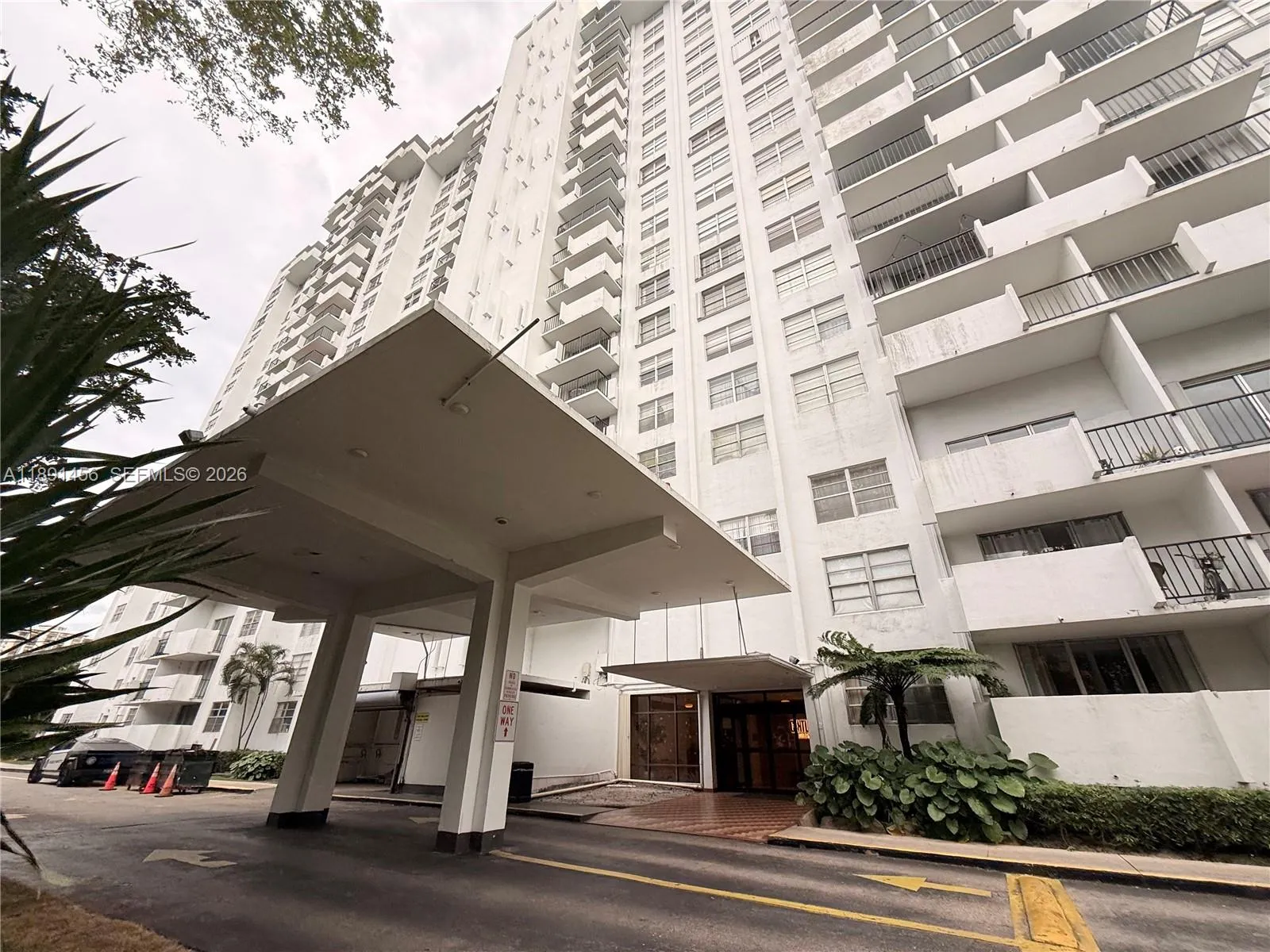 Foto de propiedad en 2780 NE 183rd Street 1415, Aventura, FL 33160 Aventura con MLS# 