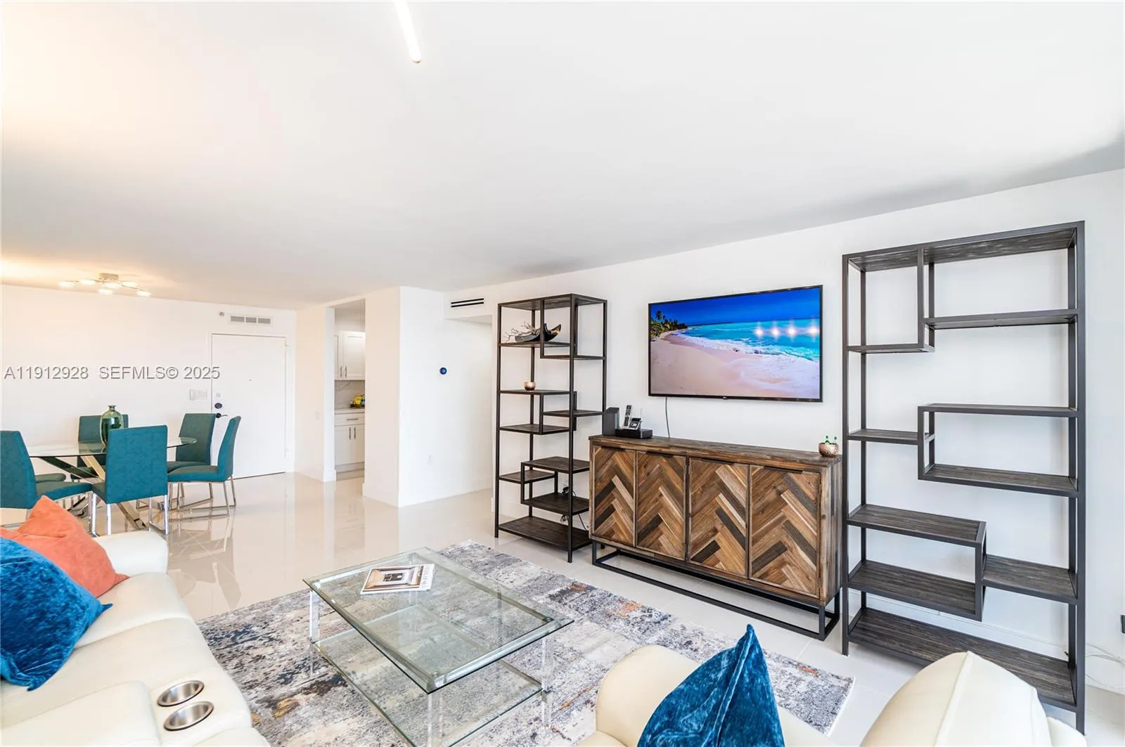 Foto de propiedad en 2780 NE 183rd Street 2014, Aventura, FL 33160 Aventura con MLS# 