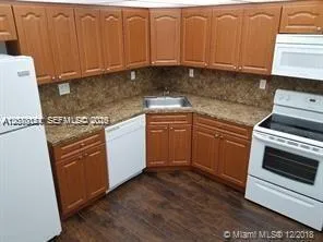 Foto de propiedad en 2780 NE 183rd Street 212, Aventura, FL 33160 Aventura con MLS# 