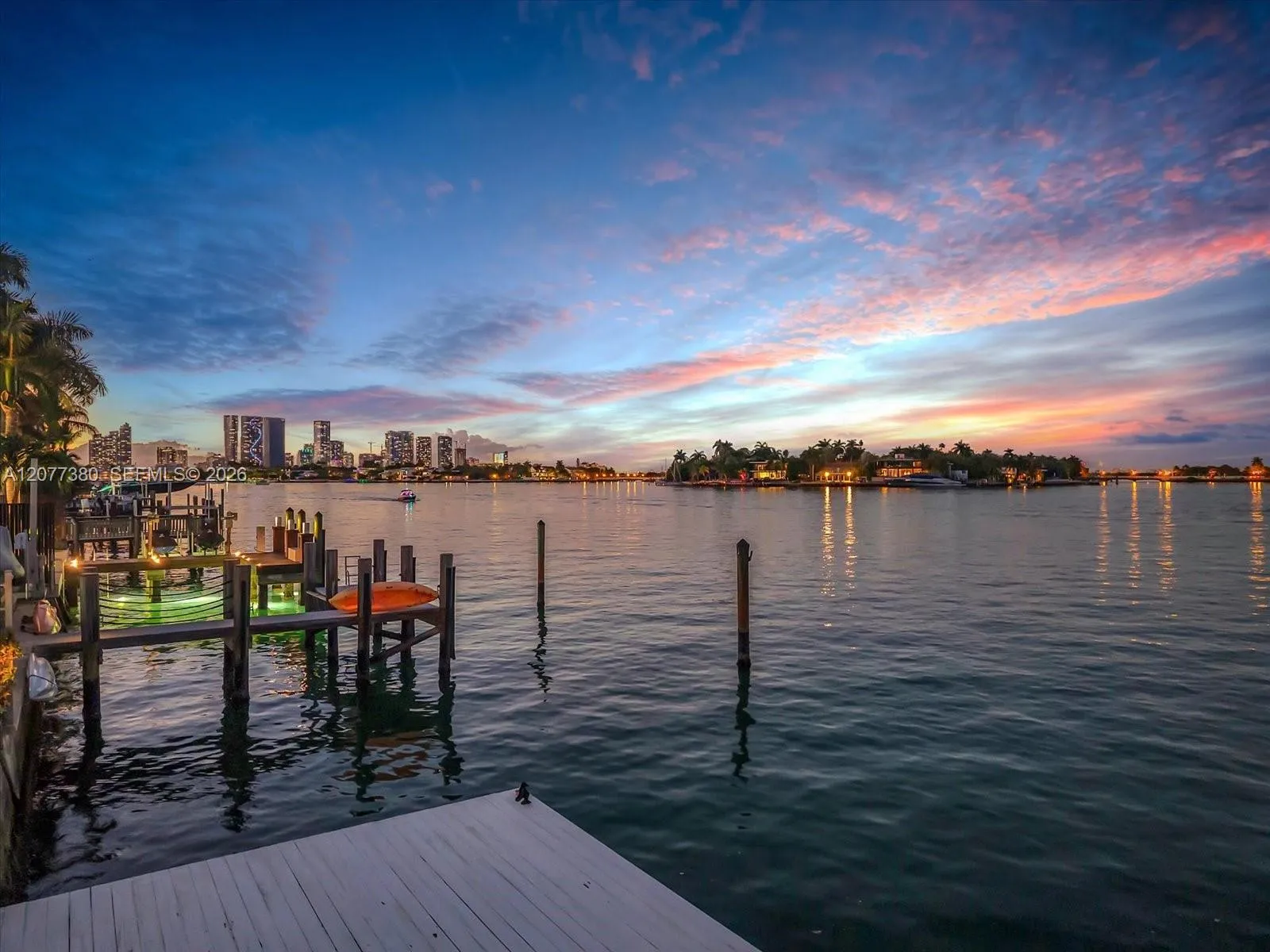Foto de propiedad en 279 N Hibiscus Drive, Miami Beach, FL 33139 Miami Beach con MLS# 