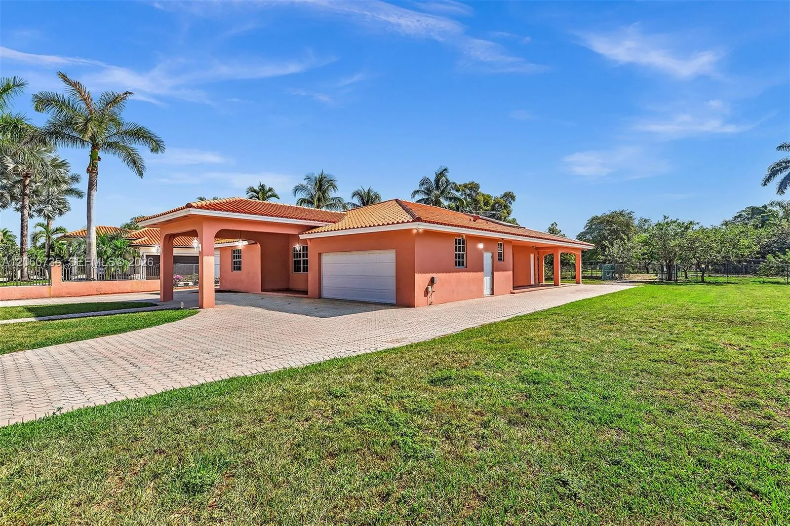 Foto de propiedad en 279 NW 119th Avenue, Miami, FL 33182 Miami con MLS# 