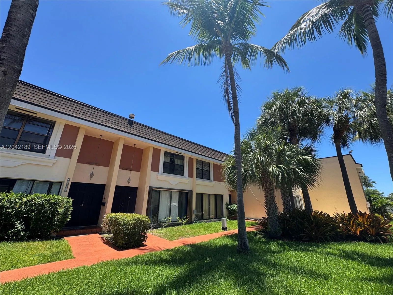 Foto de propiedad en 2795 NE 164th Street 6, North Miami Beach, FL 33160 North Miami Beach con MLS# 