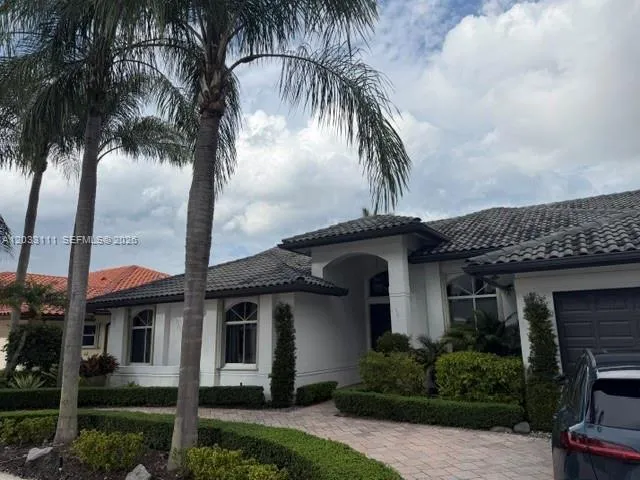 Foto de propiedad en 28 NW 108th Way 0, Plantation, FL 33324 Plantation con MLS# 