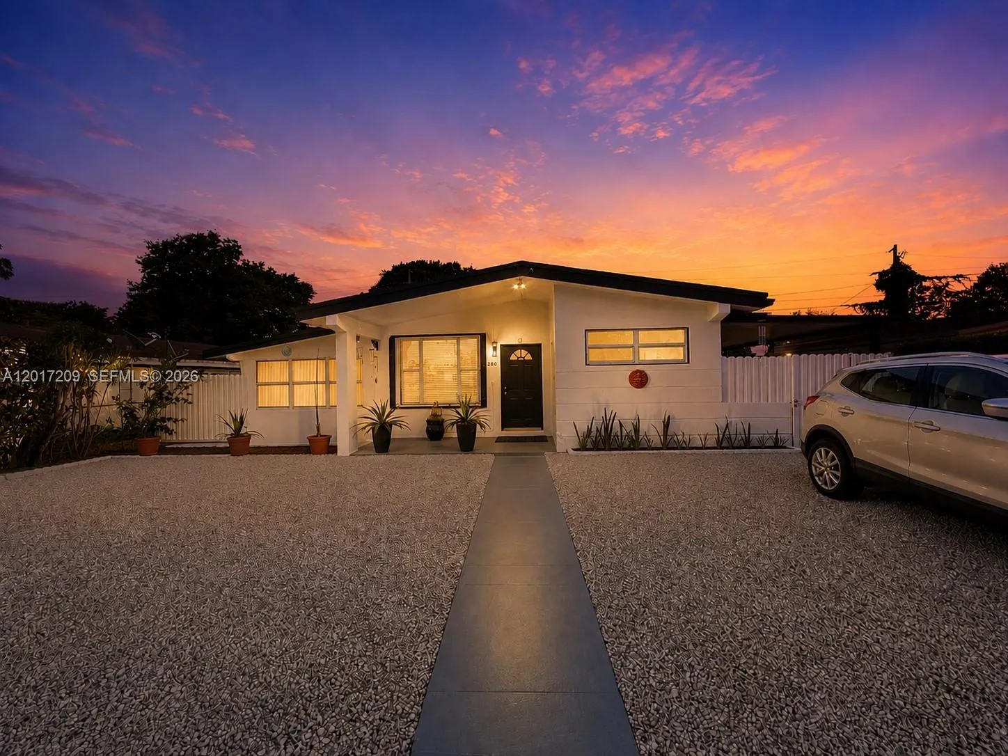 Foto de propiedad en 280 NE 173rd Street, North Miami Beach, FL 33162 North Miami Beach con MLS# 