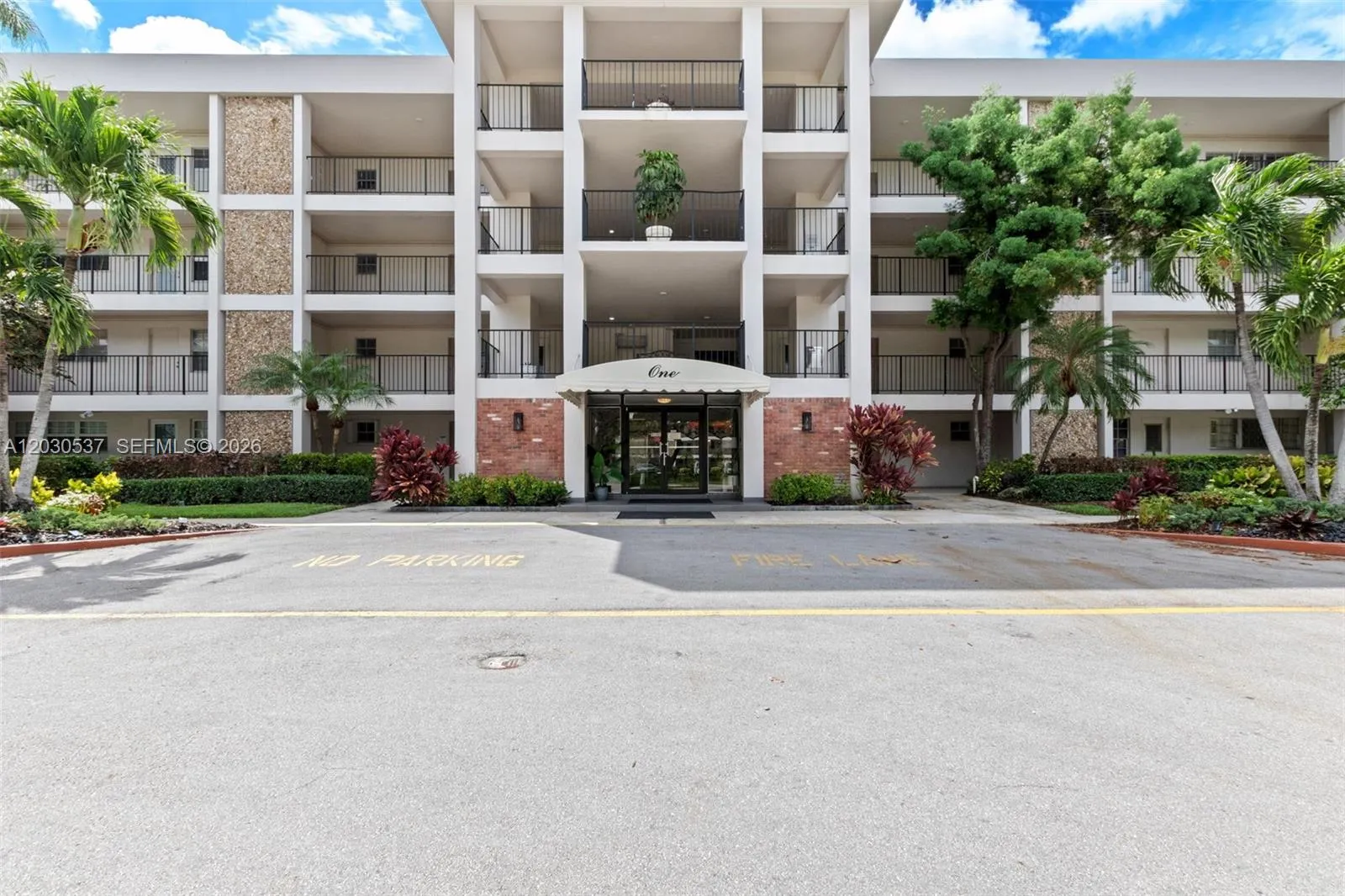 Vendido 2800 N Palm Aire Drive 405, Pompano Beach, FL 33069, Pompano Beach, FL 33069