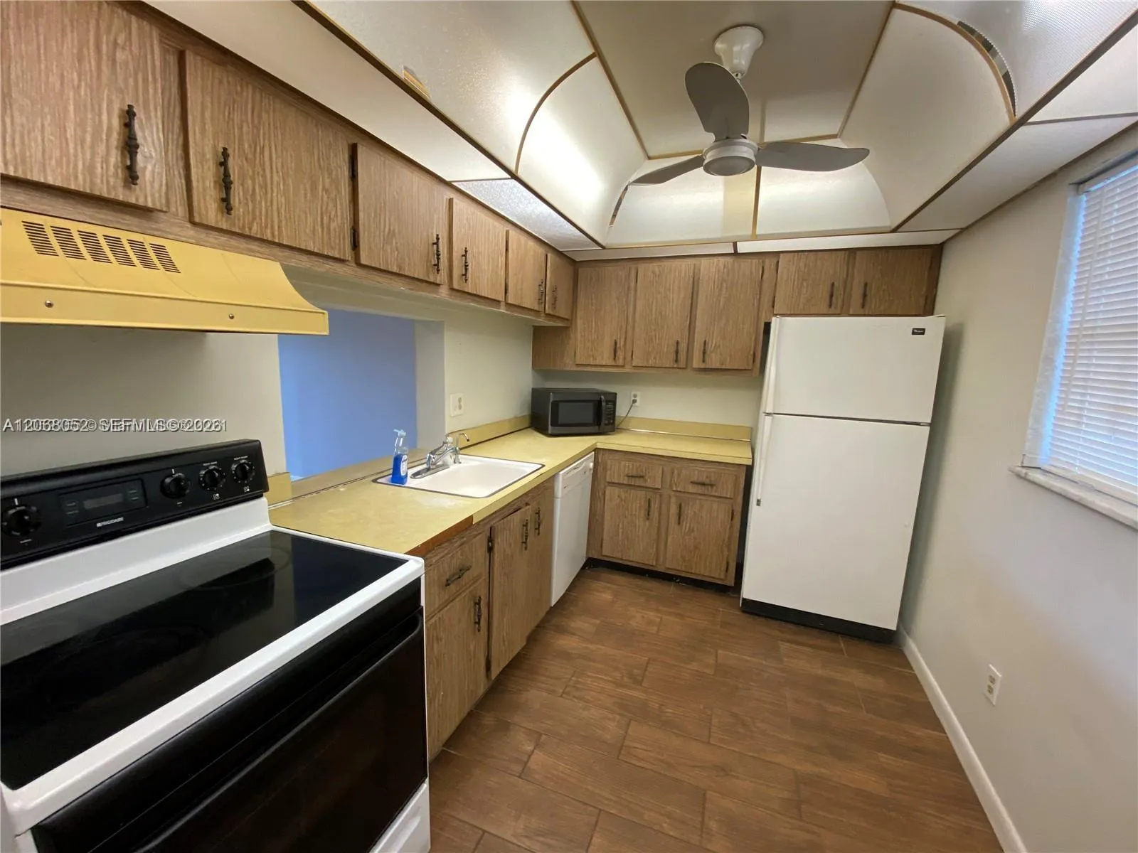 Foto de propiedad en 2800 NW 56th Avenue B304, Lauderhill, FL 33313 Lauderhill con MLS# 