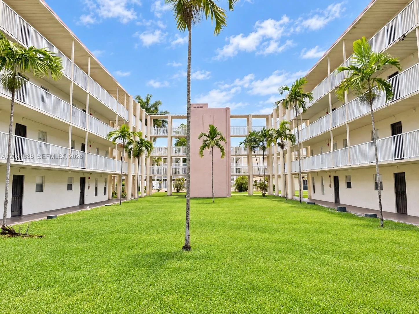 En Venta 2800 NW 56th Avenue F302, Lauderhill, FL 33313, Lauderhill, FL 33313