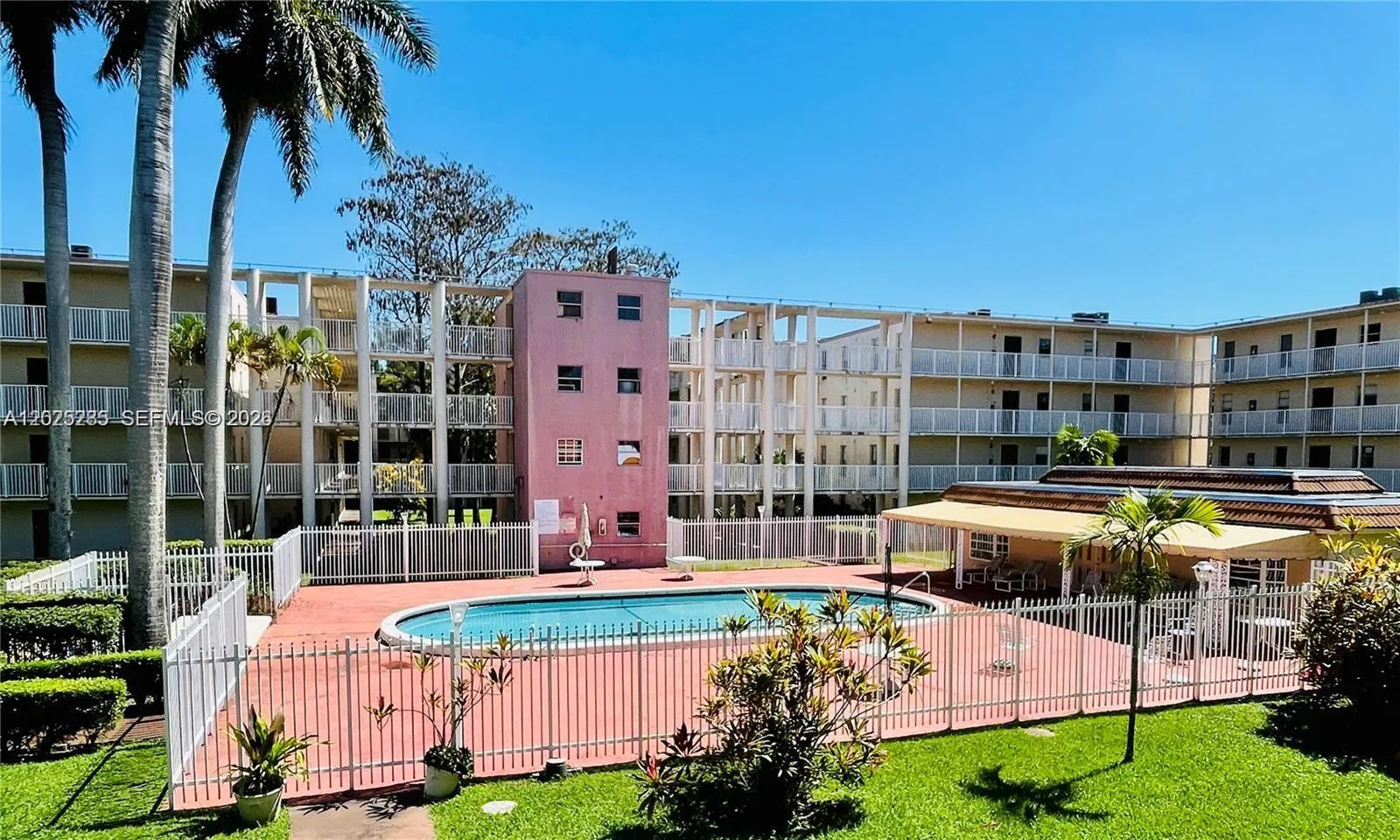 Foto de propiedad en 2800 NW 56th Avenue G207, Lauderhill, FL 33313 Lauderhill con MLS# 