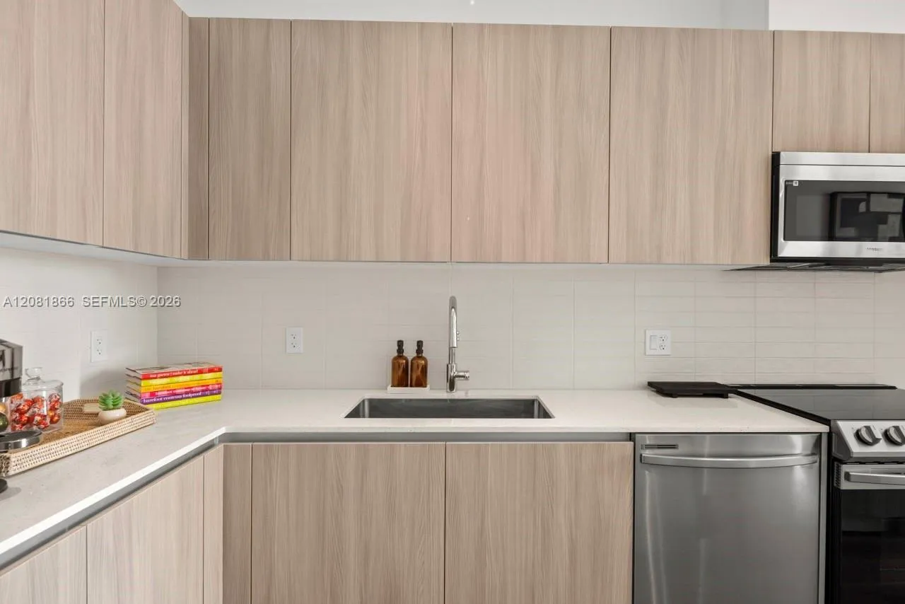 Foto de propiedad en 2800 SW 27th Terrace 1007, Miami, FL 33133 Miami con MLS# 