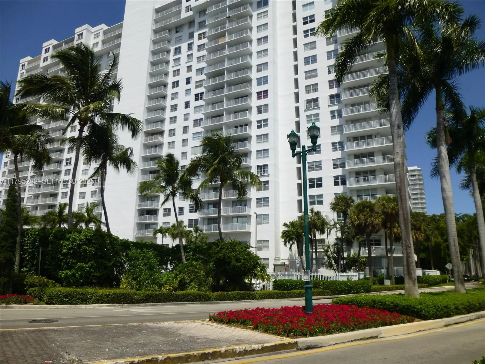 Foto de propiedad en 2801 NE 183rd Street 1507W, Aventura, FL 33160 Aventura con MLS# 