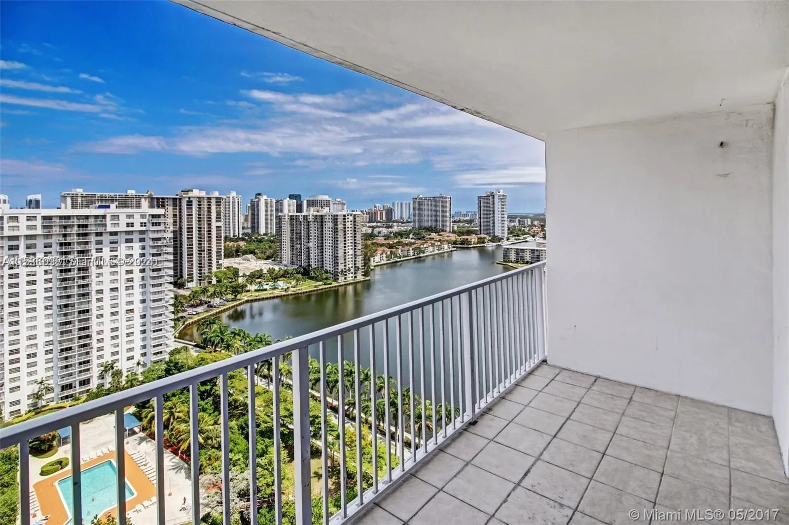 Foto de propiedad en 2801 NE 183rd Street 2208W, Aventura, FL 33160 Aventura con MLS# 