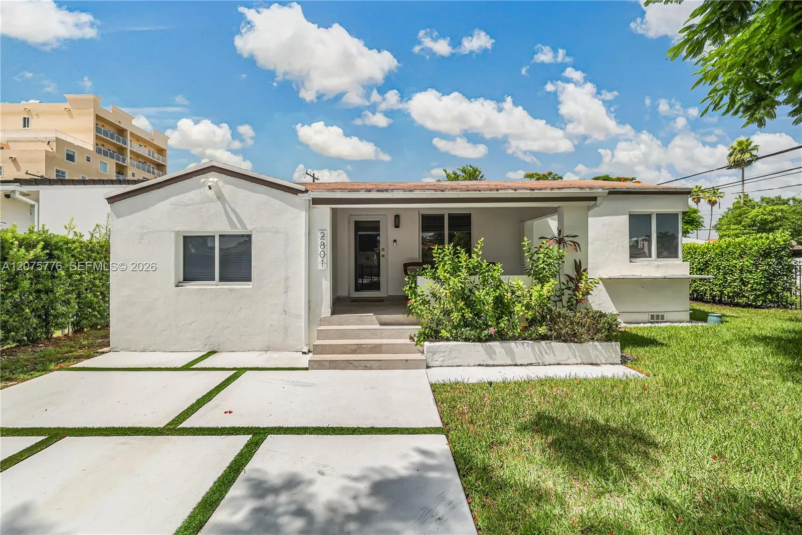 Foto de propiedad en 2801 NW 6th Street, Miami, FL 33125 Miami con MLS# 