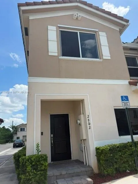 Foto de propiedad en 2802 NW 181st Street, Miami Gardens, FL 33056 Miami Gardens con MLS# 