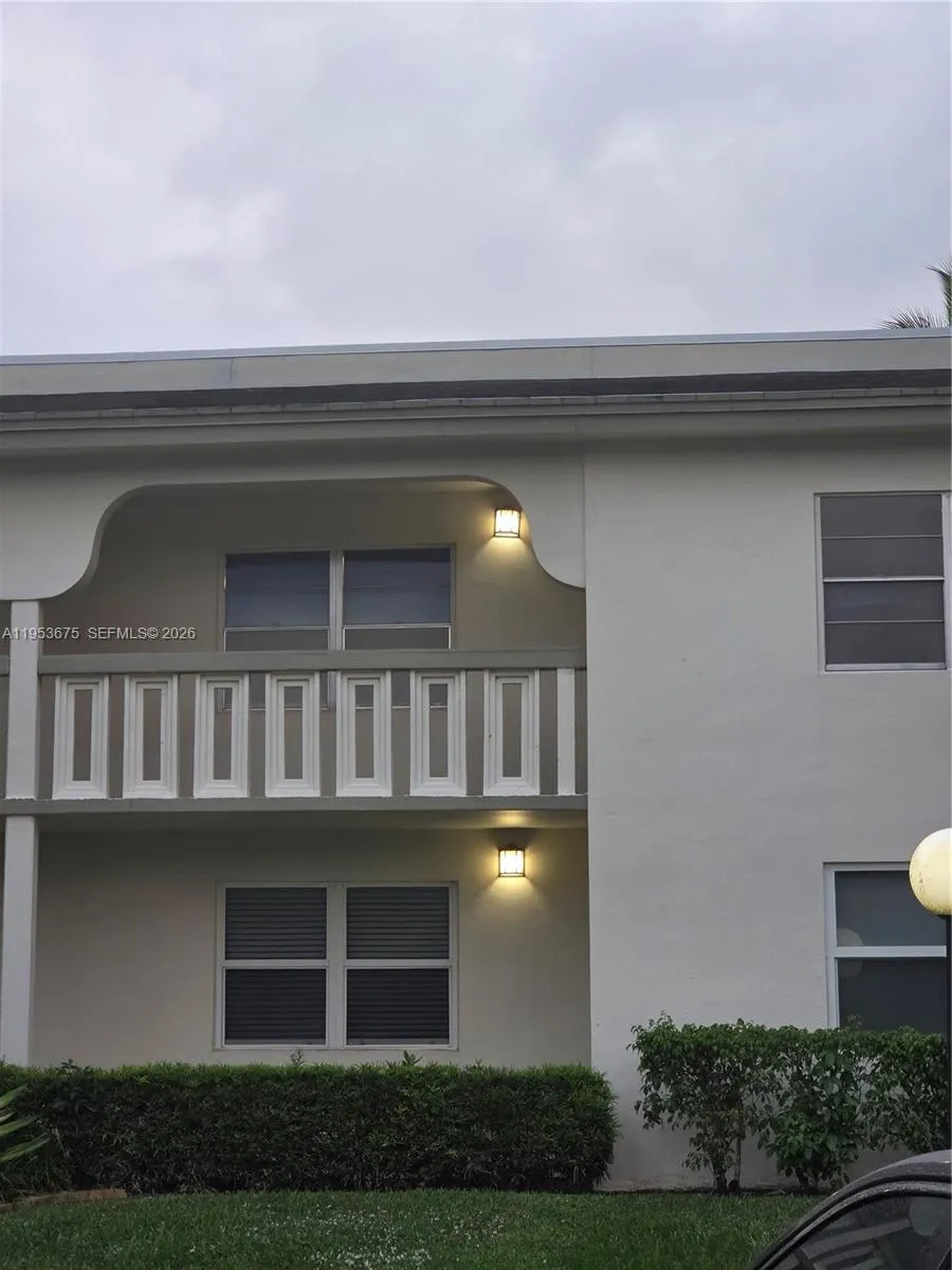 Foto de propiedad en 2805 Victoria Way H2, Coconut Creek, FL 33066 Coconut Creek con MLS# 