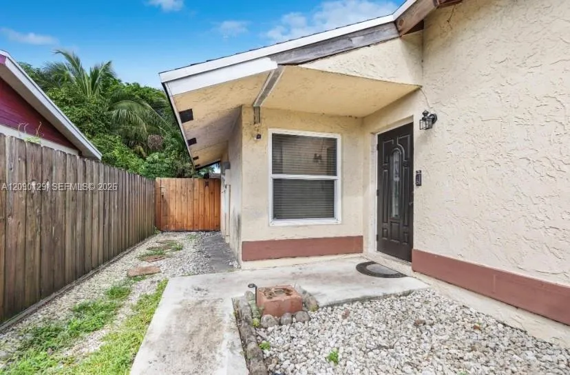 En Venta 281 SW 83rd Avenue, North Lauderdale, FL 33068, North Lauderdale, FL 33068