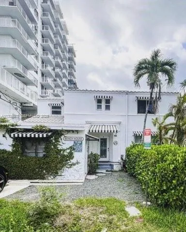 Foto de propiedad en 2811 Indian Creek Drive, Miami Beach, FL 33140 Miami Beach con MLS# 