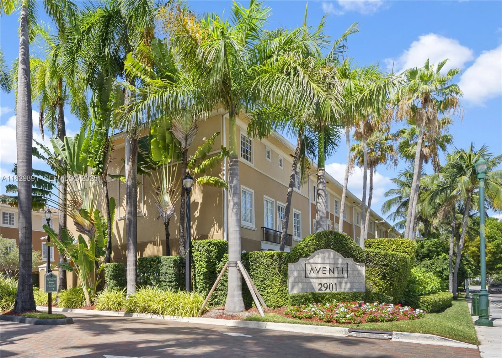 Foto de propiedad en 2811 NE 185th Street 804, Aventura, FL 33180 Aventura con MLS# 