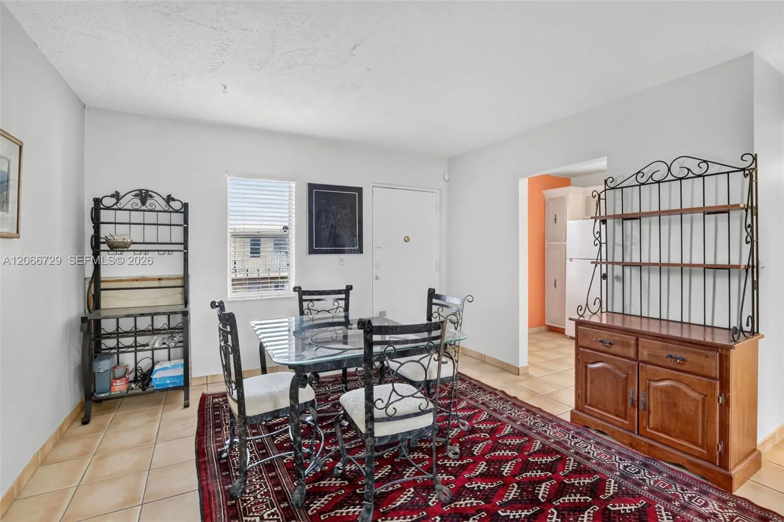 Foto de propiedad en 2811 Somerset Drive 405, Lauderdale Lakes, FL 33311 Lauderdale Lakes con MLS# 