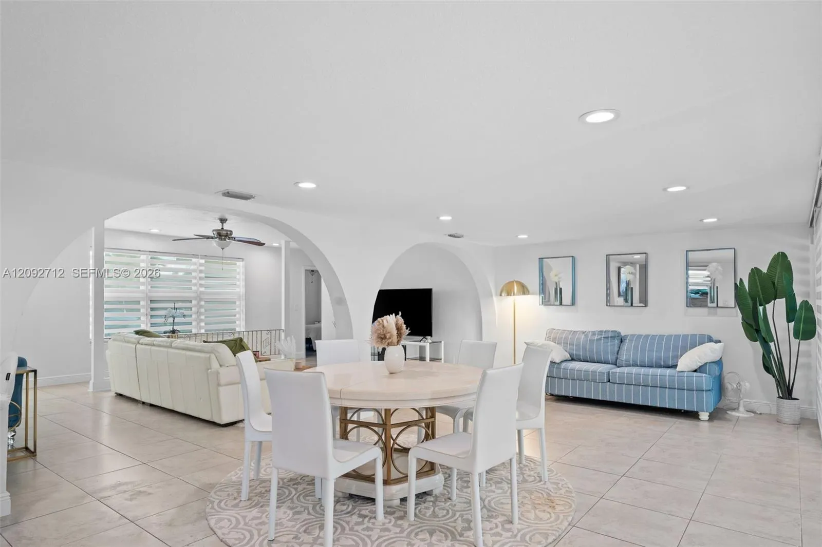 Foto de propiedad en 2819 Cleveland Street, Hollywood, FL 33020 Hollywood con MLS# 