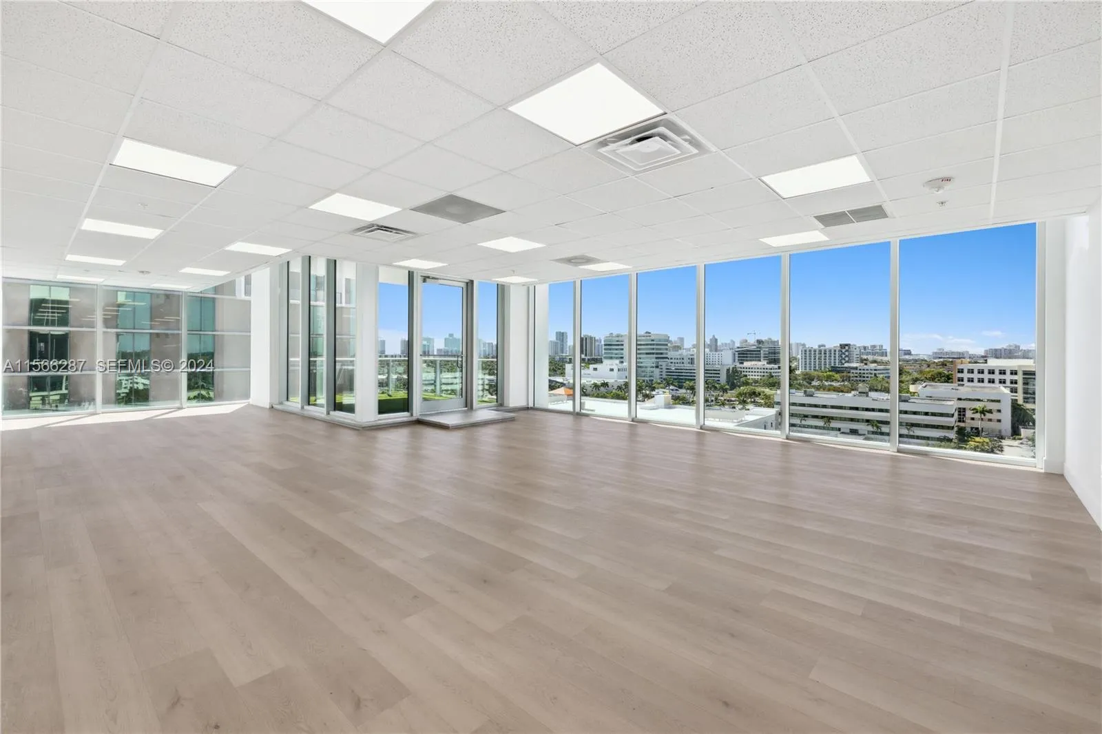 Foto de propiedad en 2820 NE 214th Street 909, Aventura, FL 33180 Aventura con MLS# 