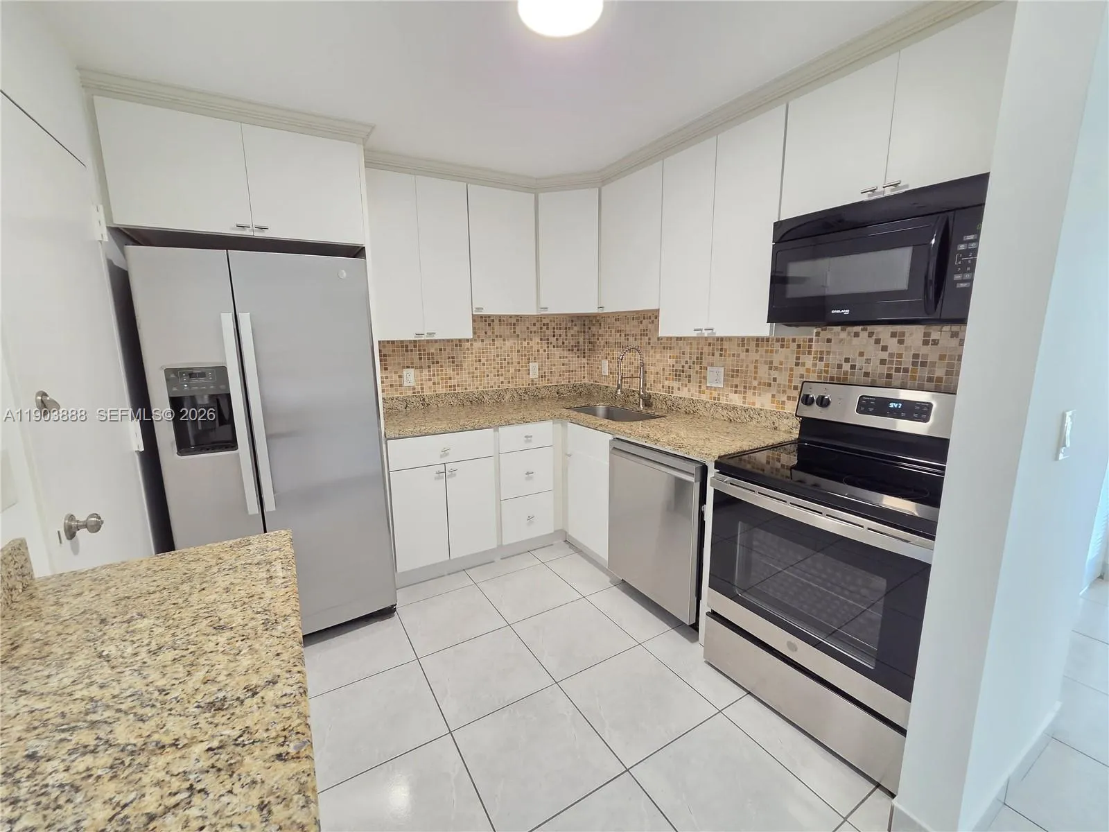 Foto de propiedad en 2821 N Miami Beach Boulevard 5O, North Miami Beach, FL 33160 North Miami Beach con MLS# 
