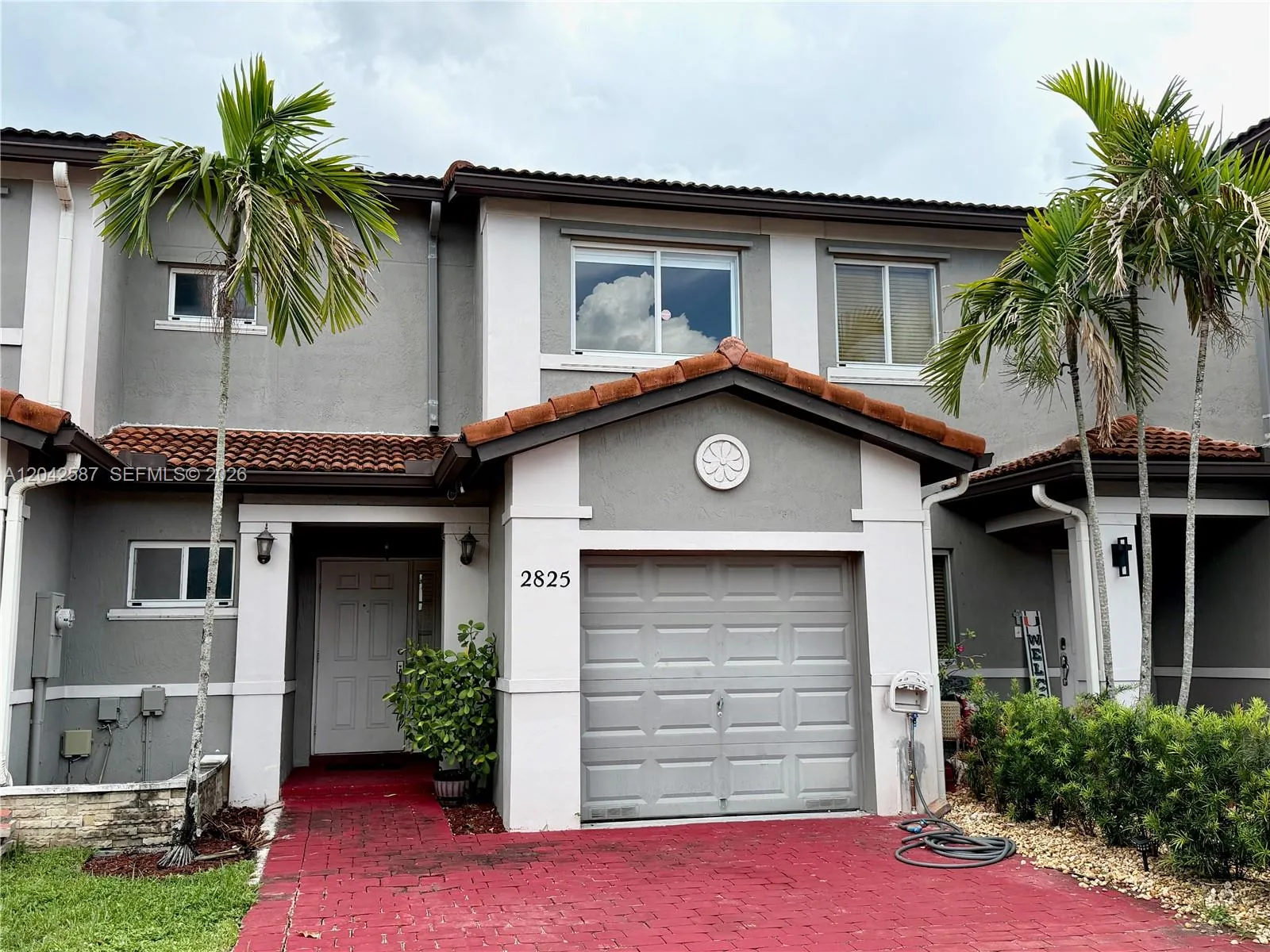Foto de propiedad en 2825 SW 127th Way, Miramar, FL 33027 Miramar con MLS# 