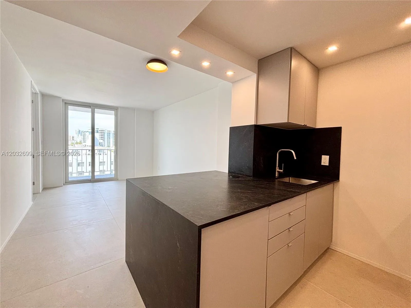 Foto de propiedad en 2829 Indian Creek Drive 0, Miami Beach, FL 33140 Miami Beach con MLS# 