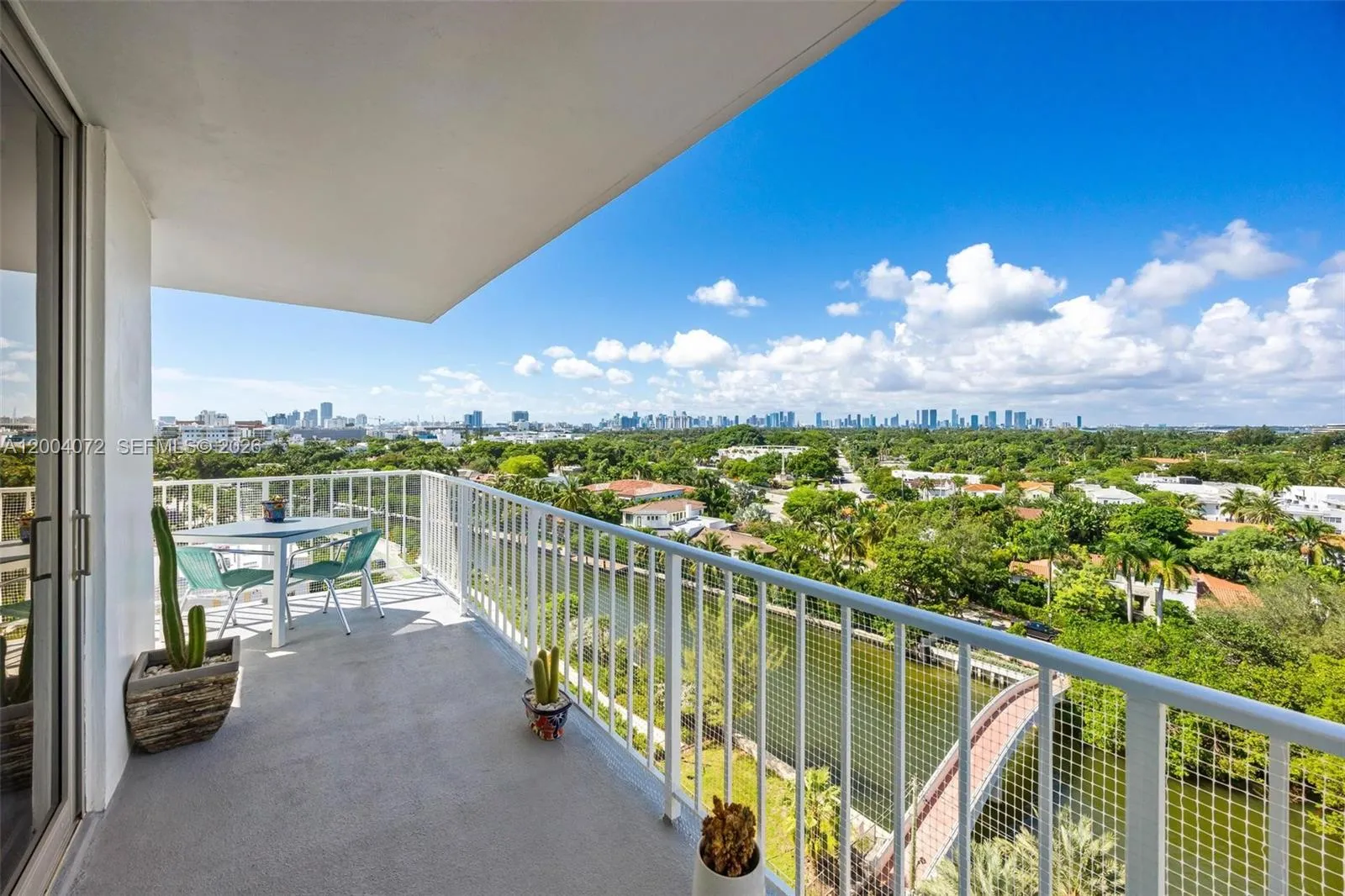 Foto de propiedad en 2829 Indian Creek Drive 1002, Miami Beach, FL 33140 Miami Beach con MLS# 