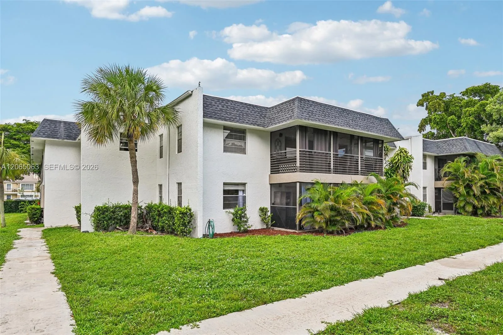 Foto de propiedad en 2830 Riverside Drive 103-3, Coral Springs, FL 33065 Coral Springs con MLS# 