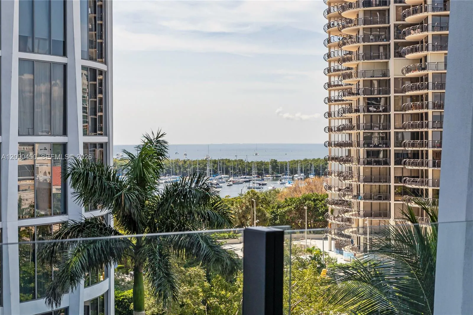 Foto de propiedad en 2831 S Bayshore Drive 604, Miami, FL 33133 Miami con MLS# 