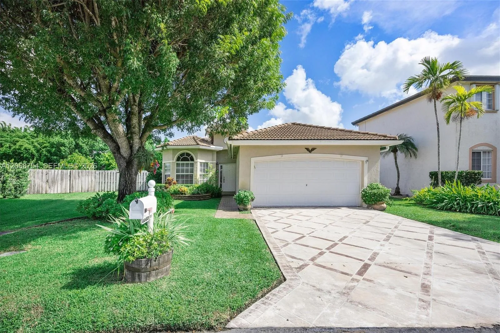 Foto de propiedad en 2835 SE 4th Place, Homestead, FL 33033 Homestead con MLS# 