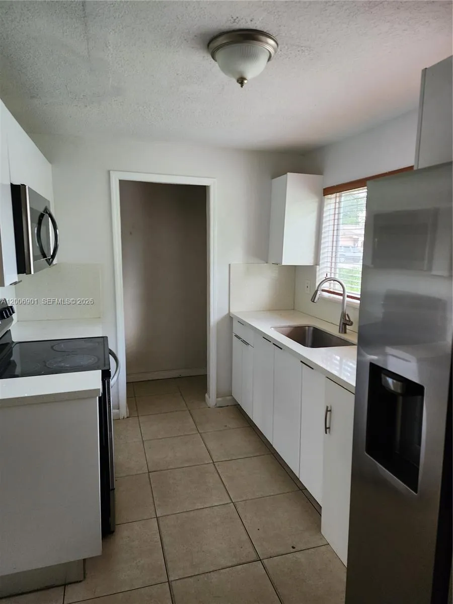 Vendido 2837 NW 9th Court, Fort Lauderdale, FL 33311, Fort Lauderdale, FL 33311