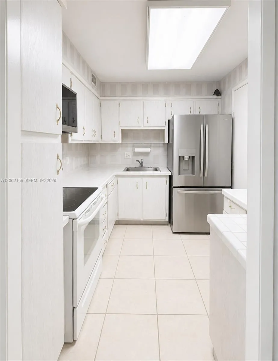 Foto de propiedad en 2841 NE 163rd Street 606, North Miami Beach, FL 33160 North Miami Beach con MLS# 