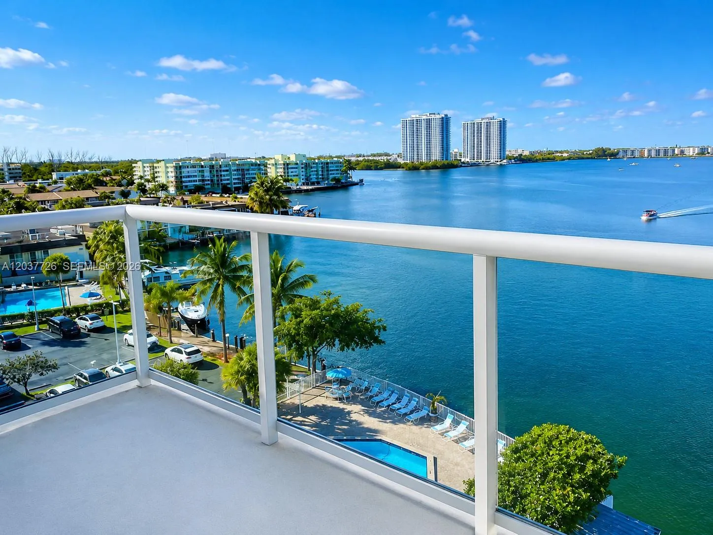Foto de propiedad en 2841 NE 163rd Street 803, North Miami Beach, FL 33160 North Miami Beach con MLS# 