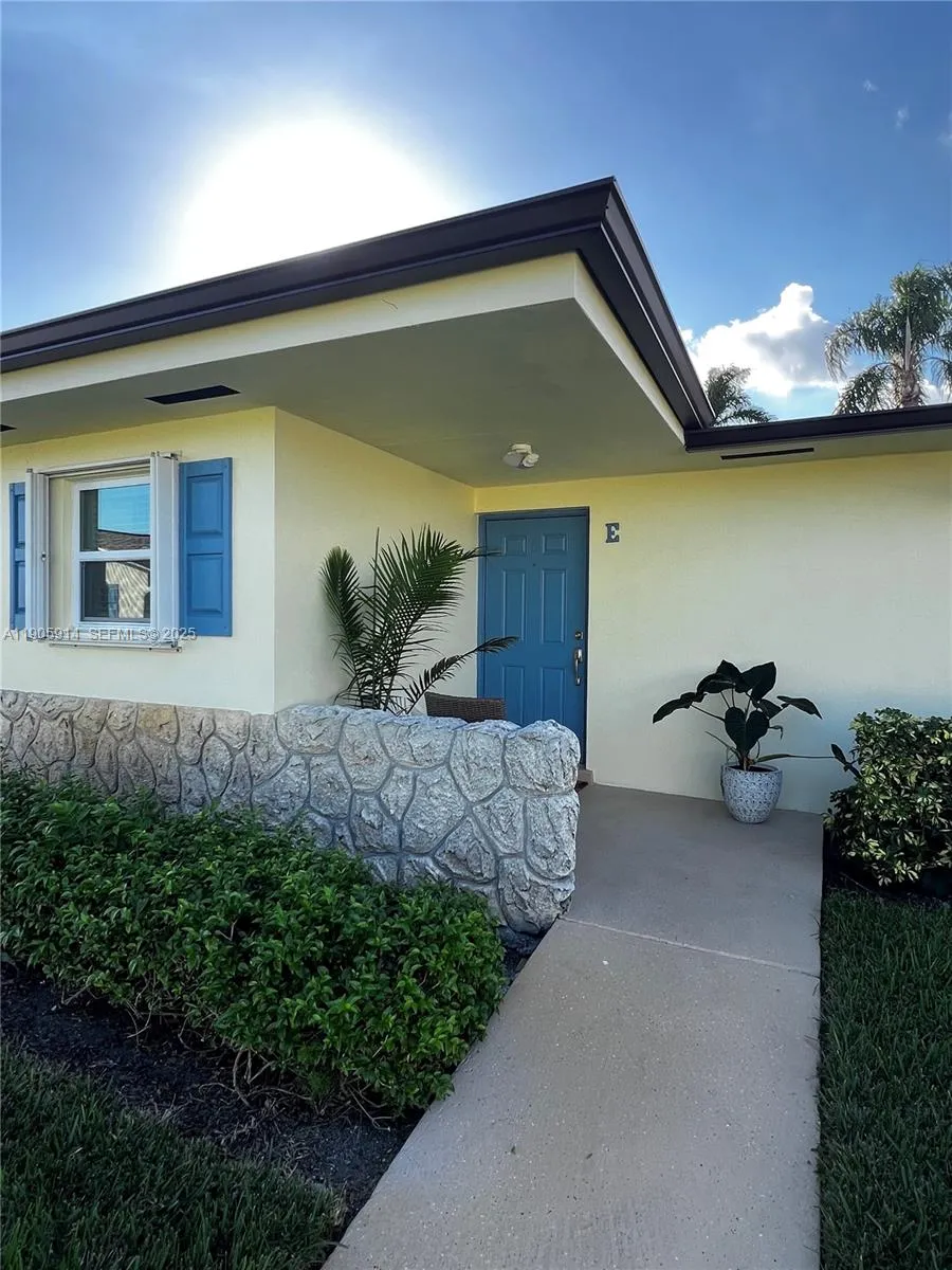 Vendido 2844 Crosley Drive E E, West Palm Beach, FL 33415, West Palm Beach, FL 33415