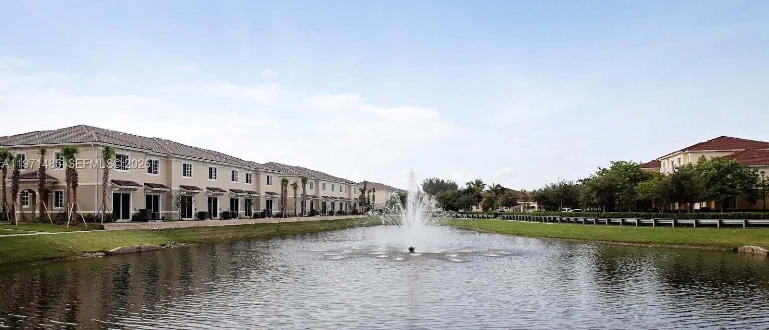 Foto de propiedad en 2844 SW 81 2840, Miramar, FL 33025 Miramar con MLS# 